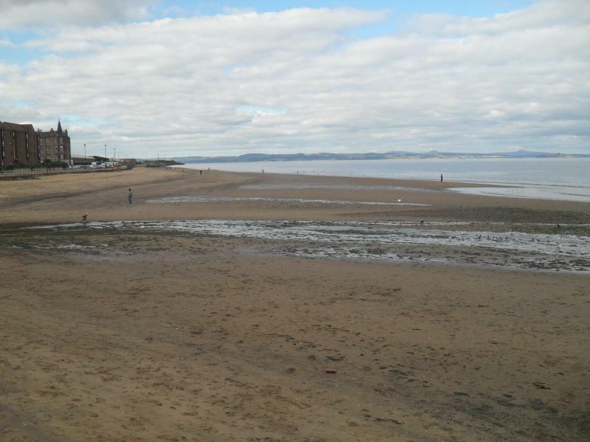Edinburgh Beach View Apartment Exteriör bild